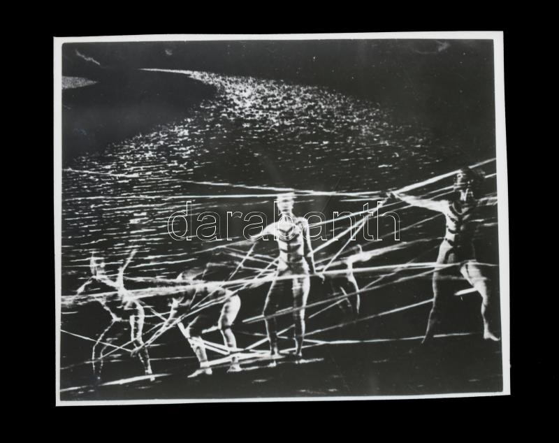 cca 1968 Mozgásművészeti kompozíció, Kotnyek Antal (1921-1990) budapesti fotóriporter hagyatékából 1 db NEGATÍV, 3,8x4,5 cm