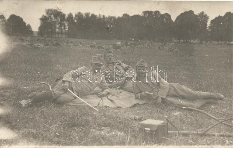 Katonaság I. világháború, pihenő katonák fotó, Military WWI Resting soldiers photo