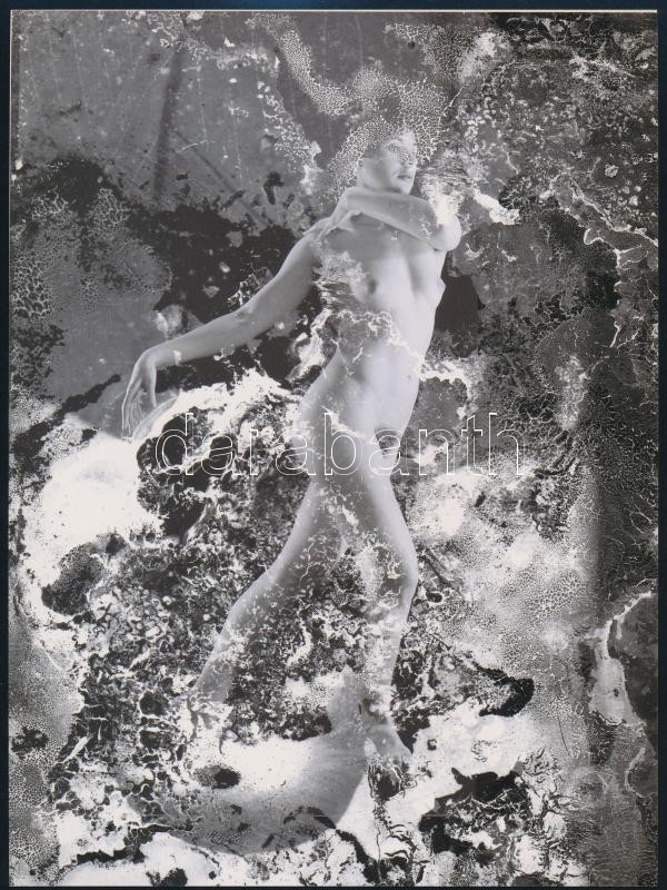 cca 1970 Egy lépés a szabadság felé, szolidan erotikus felvétel, 1 db mai nagyítás, 24x18 cm