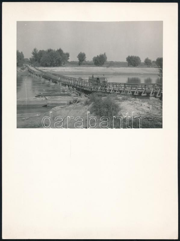 cca 1985 Nagyhalászi komphíd, feliratozott vintage fotó, ezüst zselatinos fotópapíron, 24x18 cm