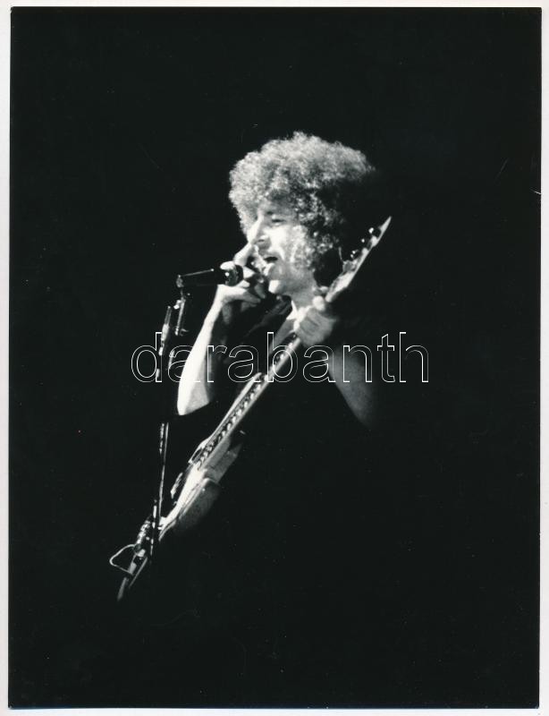 cca 1985 Ritzel Zoltán: Neked szól a dal, feliratozott vintage fotó, ezüst zselatinos fotópapíron, 24x18 cm