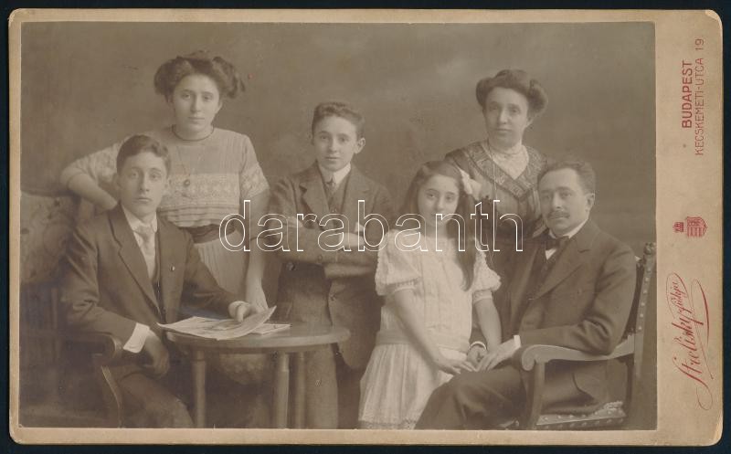 cca 1910 A Strelisky család fiókműtermében készült, keményhátú, vintage fotó, 12,8x21 cm