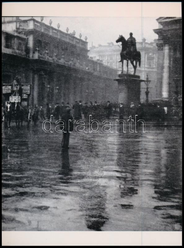 cca 1920 Kankowszky Ervin (1884-1945) budapesti fotóművész, fotótörténész, szakíró hagyatékából 1 db mai nagyítás jelzés nélkül (Gróf Wellington szobra Londonban), az eredeti kép sok külföldi és hazai fotókiállításon szerepelt, 24x17,7 cm