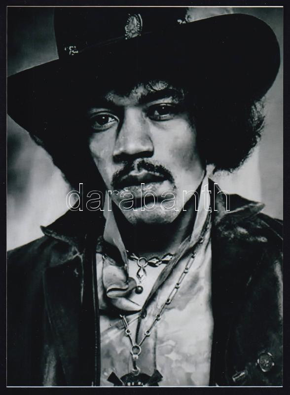 cca 1968 James Marshall ,,Jimi" Hendrix (1942-1970) amerikai gitáros, énekes, zeneszerző portréja, 1 db modern nagyítás a néhai Lapkiadó Vállalat központi fotólaborjának archívumából, 21x15 cm