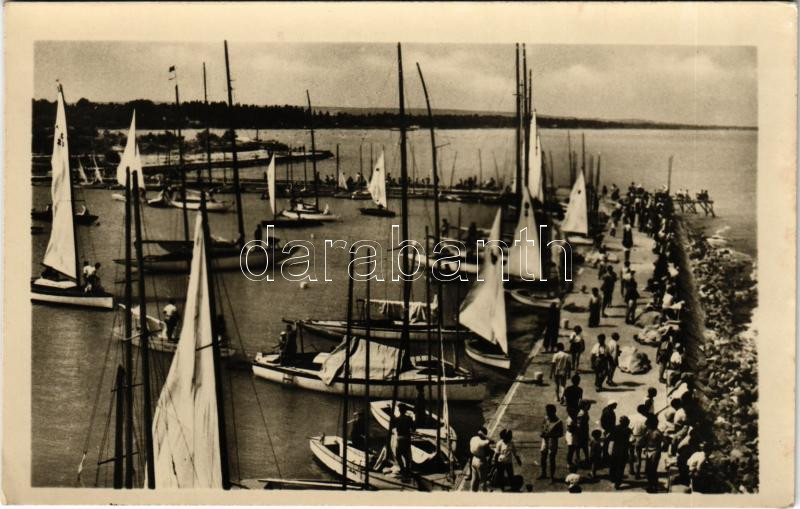 Balatonföldvár, Móló részlet, kikötő. Képzőművészeti Alap Kiadóvállalat