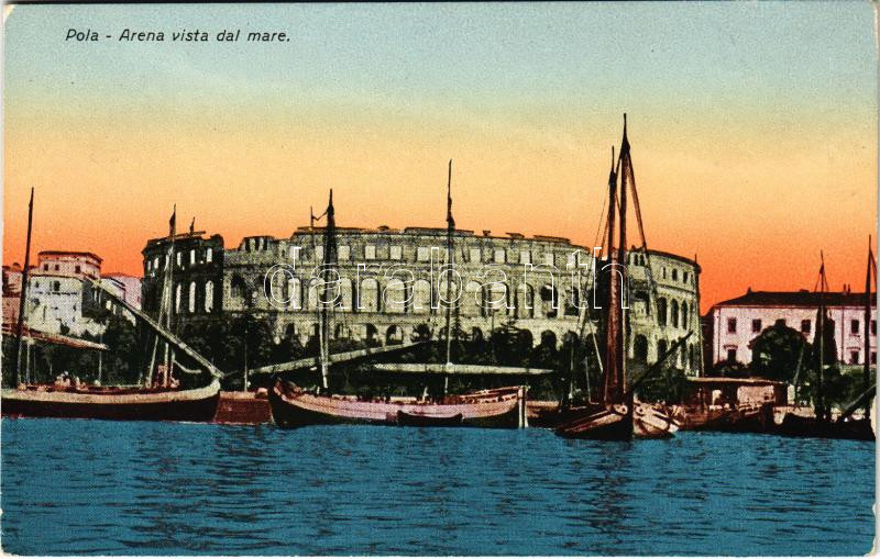 Pola, Pula; Arena vista dal mare / amfiteátrum / amphitheatre