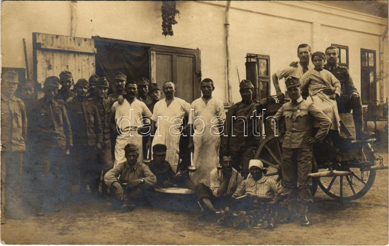 Osztrák-magyar katonák csoportja, WWI Austro-Hungarian K.u.K. military, group of soldiers. photo