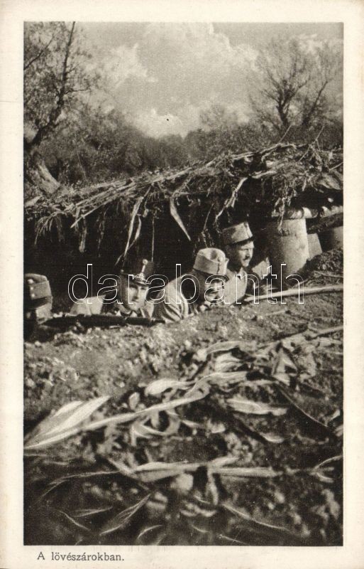 Hungarian soldiers in the trench, WWI, A lövészárokban 'Érdekes Újság' kiadása