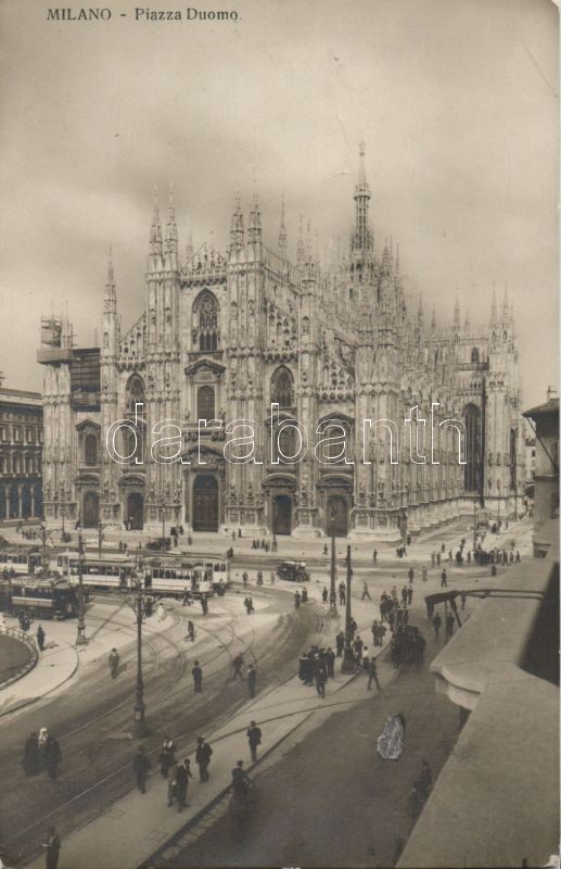 Milano, Milan; Piazza Duomo / square, cathedral, trams