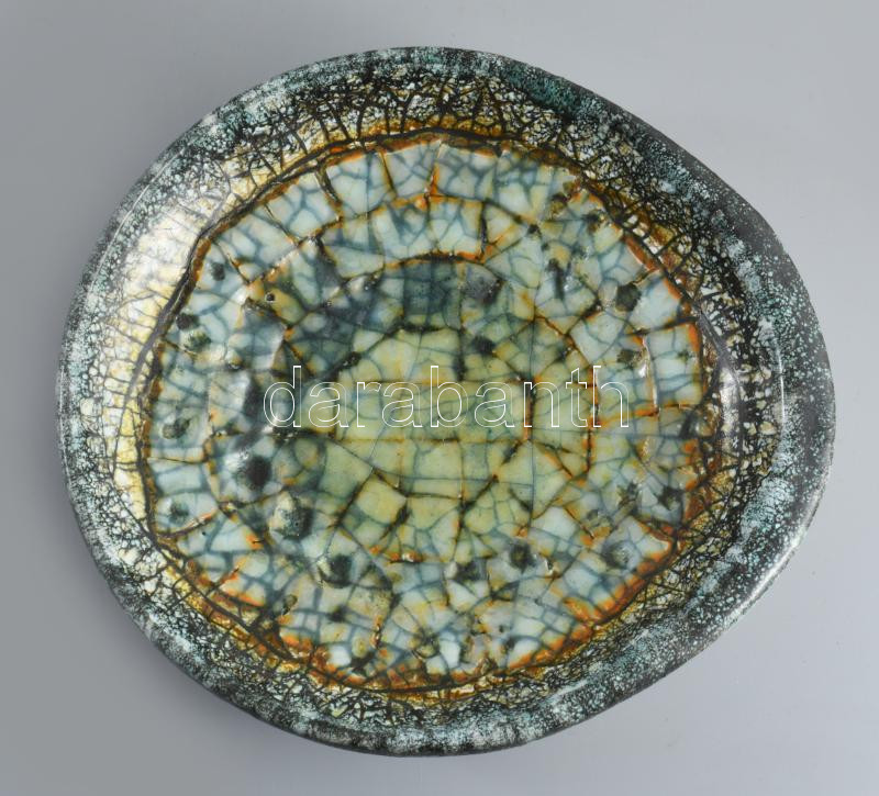 Gádor István (1891-1984): Kristálymázas dísztál. Jelzett, hibátlan, 22x20 cm