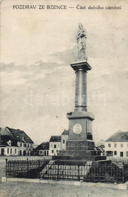 Bzenec, Cást dolního námestí / square, statue