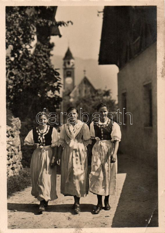 Italian folklore, national costume, Meran, Olasz folklór, népviselet, Meran