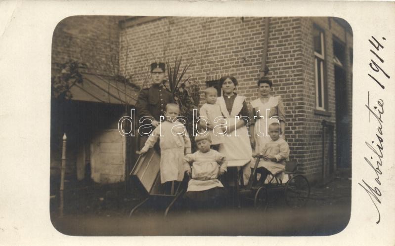 1914 Mobilisatie / Military WWI, soldier with his family, real photo