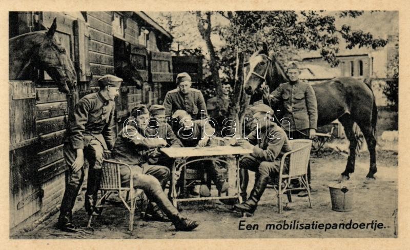 Een mobilisatiepandoertje / WWII Dutch soldiers playing card, horse, Második világháborús holland kártyázó katonák, ló