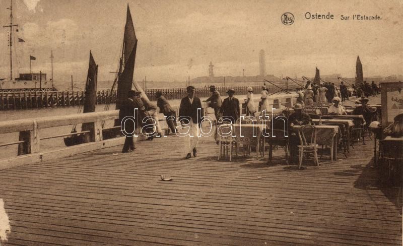 Ostend, Estacade / pier, boat