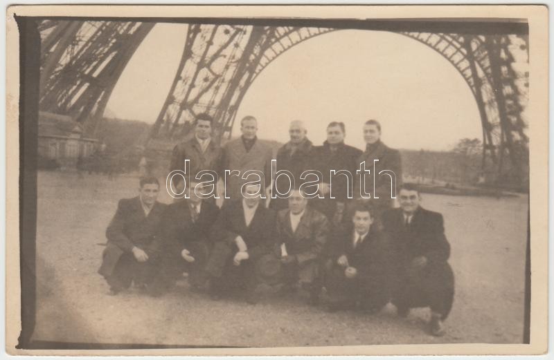 ;Fotó;cca 1920 A Gamma FC néhány tagja az olasz labdarúgó válogatottal Párizsban. Fotó