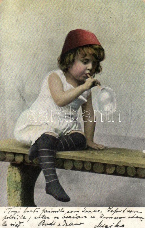 Child blowing bubbles, Buborékfújó kisgyerek