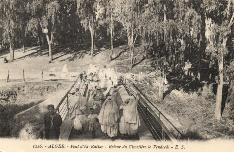 Algiers, El-Kattar bridge, road to the cemetery, folklore