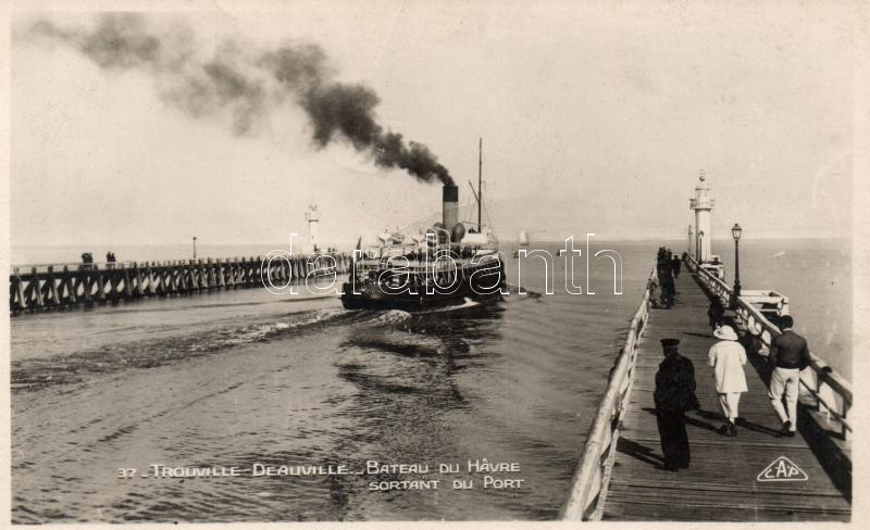 Trouville-Deauville, Bateau du Havre / boat harbor, steamship