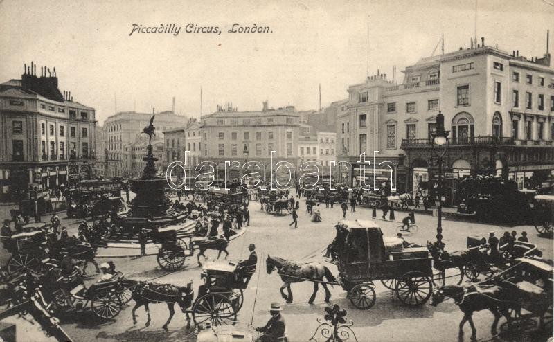 London, Piccadilly Circus / Horse-drawn carriages