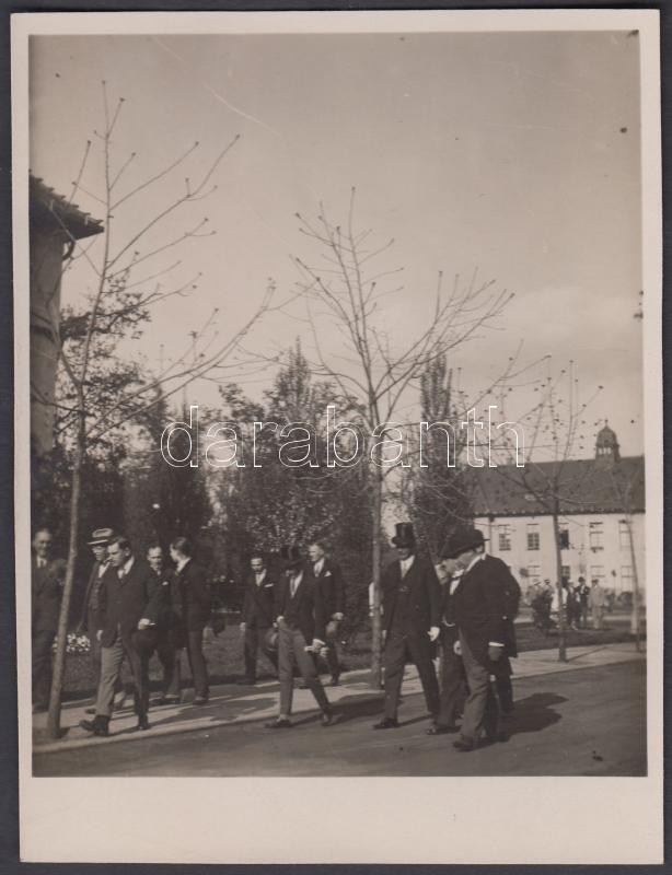 1928 di Monza olasz nagykövet és Antonio Cippico szentor a budapesti egyetemi telepen  / Italian ambassador and Count Antonio Cippico Senator in the Budapest campus 11x9 cm