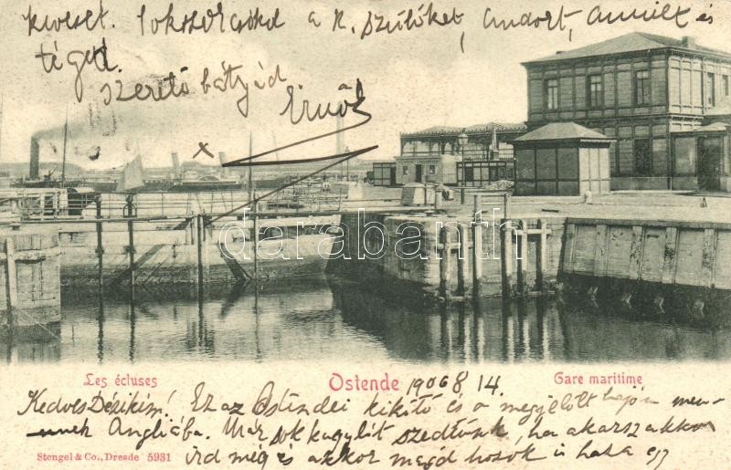 Ostende, Les écluses, Gare maritime / Ferry Terminal, locked gates