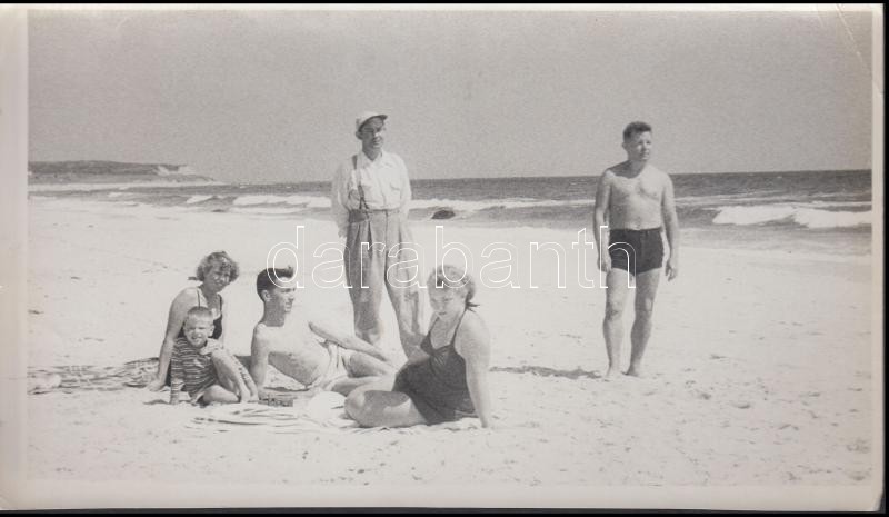 cca 1940-1950 Egy világutazó eszperantista fotói. 9 db klf méretű fotó, cca 1940-1950 World traveller esperantist 9 photos