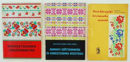 3 db kézimunka tematikájú könyv: Hollóné Hatos Kornélia: Pest környéki kézimunka minták. Bp., 1966, Minerva. Papírkötésben, jó állapotban.; Kocsisné Szirmai Fóris Mária: Somogyi szőttesminták és keresztszemes díszítések. Bp., 1969, Minerva. Papírkötésben, jó állapotban.; Paul Ilona, Zsille Zsigmondné: Keresztszemes hímzésminták. Bp., 1974, Minerva. Papírkötésben, jó állapotban.
