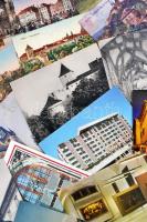 Prága 11 régi és 30 modern képeslap