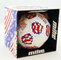 A labdarúgó Világbajnokság eredeti labdája 1994 WORLD CUP USA, eredeti dobozban, ahonnan még nem volt kivéve / Ball of WORLD CUP USA 1994 in original box