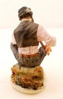 Poema hegedülő férfi, festett bisquit porcelán, jelzett, hibátlan, m:25 cm