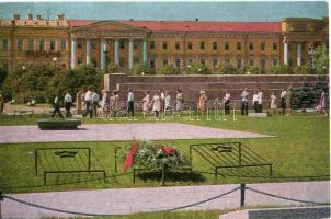 26 db MODERN külföldi városképes lap; orosz / 26 modern foreign town-view postcards; Russian