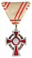 1914. "A Vörös Kereszt II. Osztályú Díszjelvénye hadidíszítménnyel" jelzetlen zománcozott ...