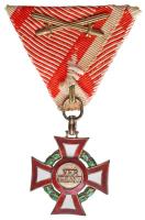 1916-1918. "A Katonai Érdemkereszt III. Osztálya hadidíszítménnyel és kardokkal" kitüntetés mellszalagon T:2,2- Hungary 1916-1918. "Military Merit Cross, 3rd Class, with a war decoration and swords" decoration on ribbon C:XF,VF NMK 178.