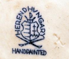 Herendi kutyával játszó fiú, kézzel festett, jelzett, hibátlan, m:12,5 cm