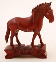 8 db faragott fa ló, 8x9 cm