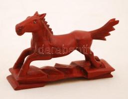 8 db faragott fa ló, 8x9 cm