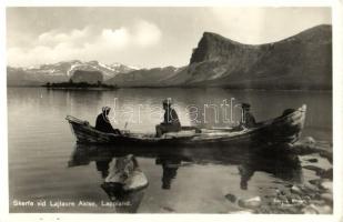 Lappland, Skerfe vid Lajtaure Aktse / lake, mountain, boat