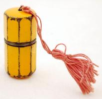 Korabeli zománcozott fém tűtartó