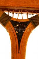 cca 1910 Fából készült Unique teniszütő Kertész Tódor budapesti sportüzletéből, sérült húrral, fa ta...