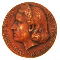 Kisméretű réz plakett női és férfi fejjel, "Esküvőnk emlékére 1940. júl. 2. // Szüleinknek, Mar...