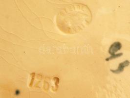 Josef Steidl Znaim fajansz dísztányér, kézzel festett, jelzett, máz hibákkal, d: 31 cm