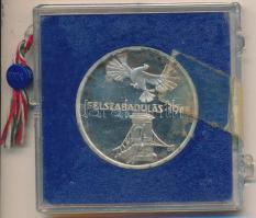 1975. 200Ft Ag "Felszabadulás" eredeti sérült, plombált "MNB" plasztiktokban T:P...