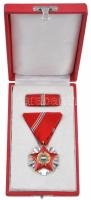 1966. "Szocialista Hazáért Érdemrend" mellszalaggal, szalagsávval és miniatűrrel dísztokba...