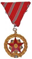 1957. "Kiváló Szolgálatért Érdemérem" zománcozott aranyozott kitüntetés mellszalagon, dísztokban T:1-,2 Hungary 1957. "Distinguished Service Medal" enamelled gilt decoration on ribbon, in case C:AU,XF NMK 614.