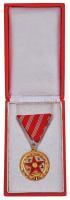 1957. "Kiváló Szolgálatért Érdemérem" zománcozott aranyozott kitüntetés mellszalagon, dísz...
