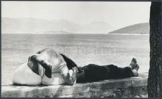 cca 1975 Panyik István: Parton, aláírt vintage fotóművészeti alkotás, 14x24 cm