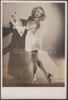 cca 1941 Alma Murawsky szólista balerina a Vigny balett együttesből, amely Argentínában turnézott, feliratozott kép, 18x12 cm