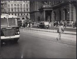 cca 1962 Budapest, 19-es autóbusz a Nemzeti Színháznál, a képen 2 lyuk található, valószínűleg lefűzés nyomai, vintage fotó, 18x24 cm