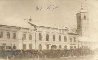 1917 Ditró, Fő utca télen, templom, katonai autóegység, Húsfogyasztási Szövetkezet, Melik és Lukáts üzlete, Ifj. Száva István üzlete / main street, winter, church, soldiers, military cars, shops, photo